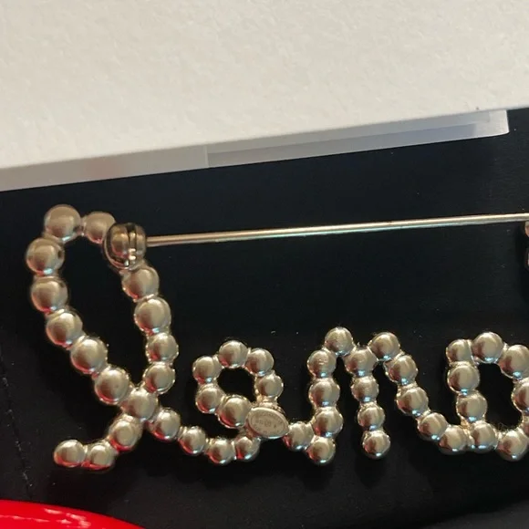 CHANEL
Metal Glass Swirling Pearls Brooch Pin Gold - Picture 7 of 8